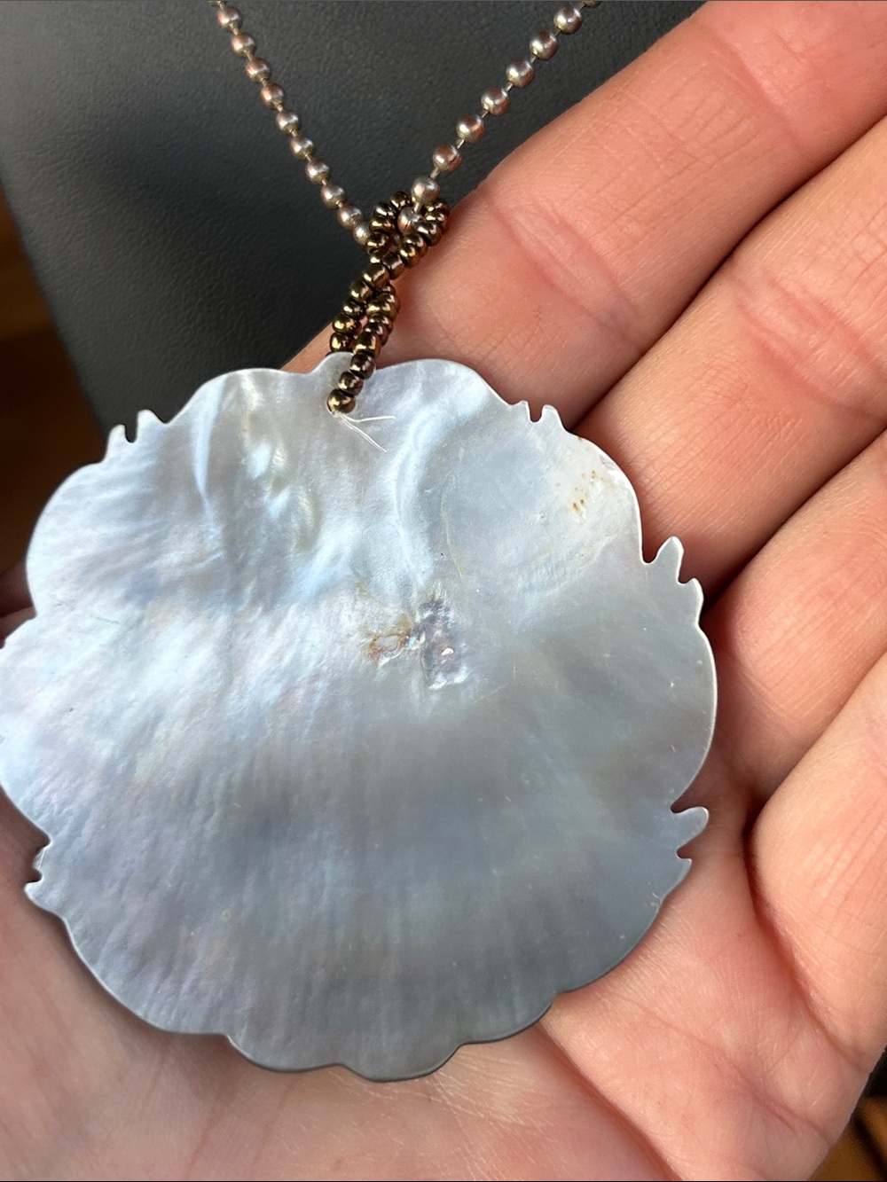 Iridescent Mother-of-Pearl Pendant Necklace - Shell Rose Design - Silver Tone - Picture 5 of 6